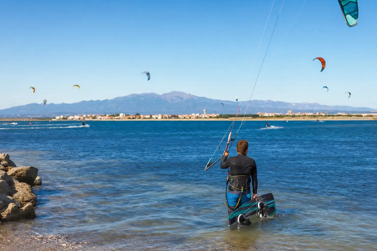 Kitesurf à Leucate: le guide complet pour rider sur le lagon